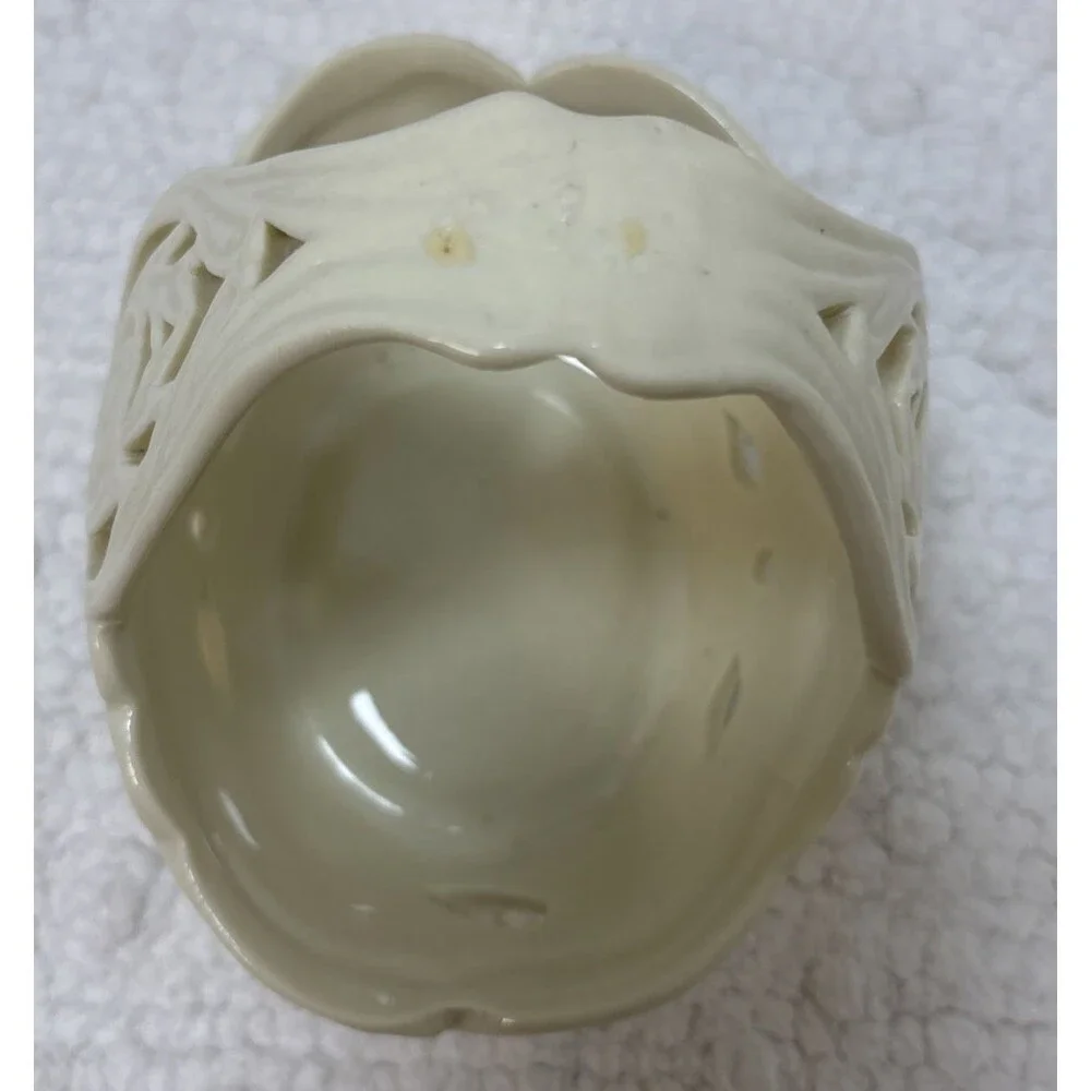Small White Ceramic Trinket Basket with Handle Ornate Filigee 5.5 x 4.5 inch